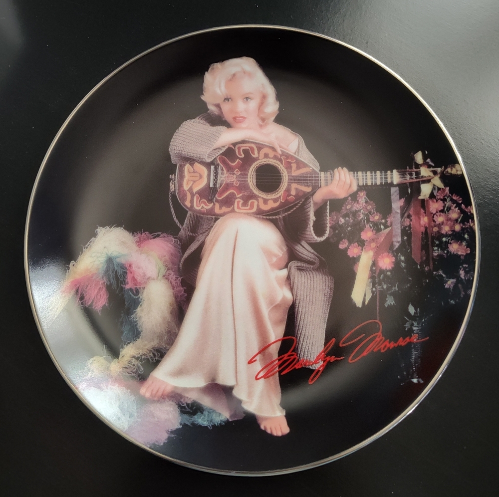 Marilyn Monroe collectible plate